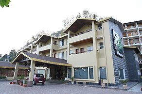 Foxoso Misty Oaks Resort