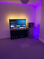 Sapphire Suites, Stunning 2-bed House in Bradford