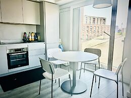 Captivating 2-bed Skyview Apartment in Leeds