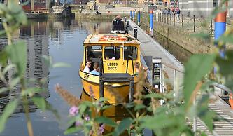 Captivating 2-bed Skyview Apartment in Leeds