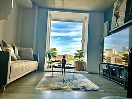 Captivating 2-bed Skyview Apartment in Leeds