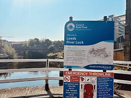 Captivating 2-bed Skyview Apartment in Leeds