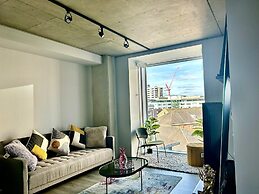 Captivating 2-bed Skyview Apartment in Leeds