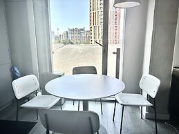 Captivating 2-bed Skyview Apartment in Leeds