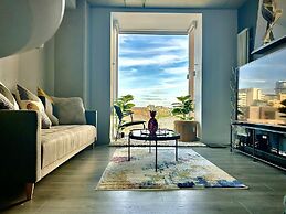 Captivating 2-bed Skyview Apartment in Leeds