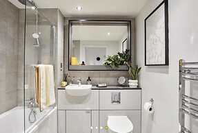 Captivating 2-bed Skyview Apartment in Leeds