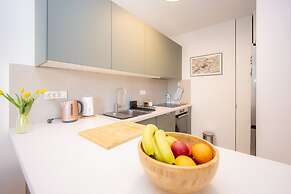 Billie Holiday apartment with balcony