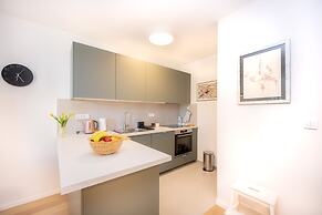 Billie Holiday apartment with balcony