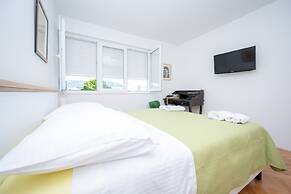 Billie Holiday apartment with balcony