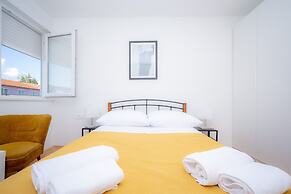 Billie Holiday apartment with balcony