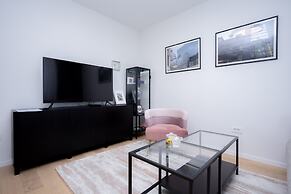 Billie Holiday apartment with balcony