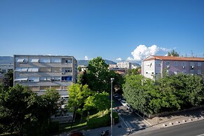 Billie Holiday apartment with balcony