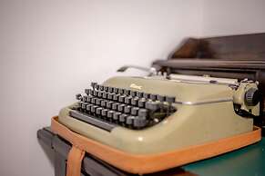 Billie Holiday apartment with balcony