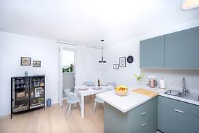 Billie Holiday apartment with balcony