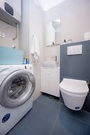 Billie Holiday apartment with balcony