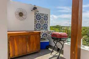 Akuti by Sandy Powerful