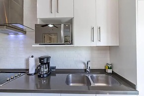 Akuti by Sandy Powerful