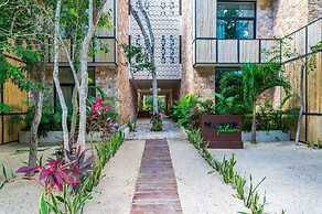 Marquez II Manor Tulum By Sandy Powerful