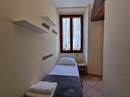 Mezzo 8 in Firenze With 2 Bedrooms and 1 Bathrooms