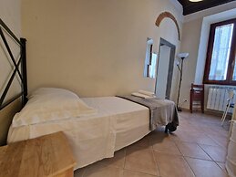 Mezzo 8 in Firenze With 2 Bedrooms and 1 Bathrooms
