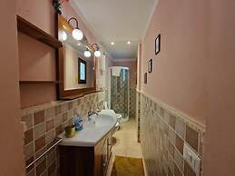 Mezzo 8 in Firenze With 2 Bedrooms and 1 Bathrooms