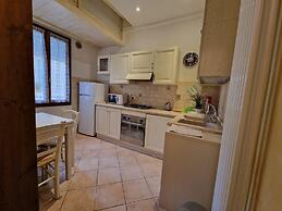 Mezzo 8 in Firenze With 2 Bedrooms and 1 Bathrooms