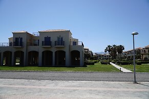 2 Bedroom Apartment on Beach Elias Lower