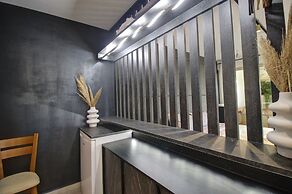 2 Bedroom Apartment on Beach Elias Lower