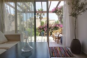 1 Bedroom Apartment on Beach Elias Upper