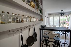 1 Bedroom Apartment on Beach Elias Upper