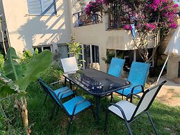 1 Bedroom Apartment on Beach Elias Upper