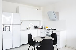 Beach House Style Condo & Pool