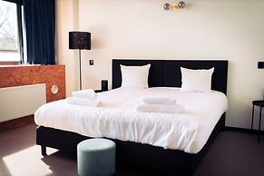 Urban Hotel The Golden Stork