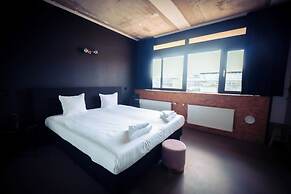 Urban Hotel The Golden Stork