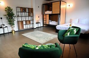Urban Hotel The Golden Stork