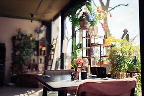 Urban Hotel The Golden Stork