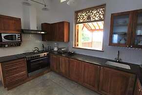 Far Horizons Villa by Angel