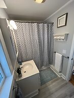 Cozy 3BR Beach House by the Sea