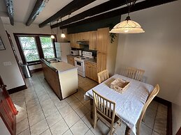 Cozy 3BR Beach House by the Sea