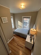 Cozy 3BR Beach House by the Sea