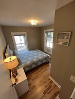 Cozy 3BR Beach House by the Sea