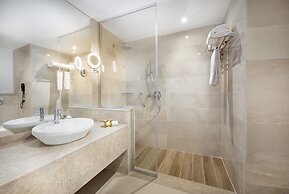 Cleopatra Sidi Heneish