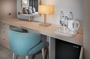 Cleopatra Sidi Heneish