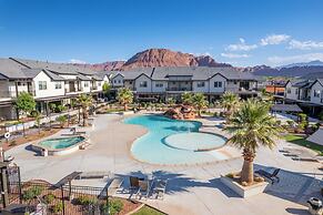 Coral Paradise Community Pool
