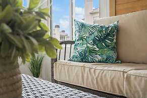 Brookside Getaway - Spacious Sunroom