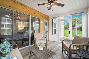 Brookside Getaway - Spacious Sunroom