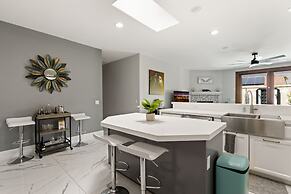 Haleola Palm Springs - Private Pool