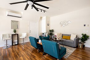 Haleola Palm Springs - Private Pool