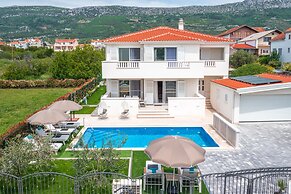 Luxury villa Bachin - family villa