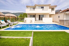 Luxury villa Bachin - family villa